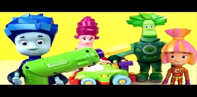 Смотреть Фиксики собирают гоночную машинку Build&Play - Развивающий мультик с игрушками Fixiki бесплатно