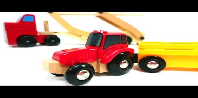 Смотреть Магазин машинок - Трактор и автовоз - Играем в игрушечные машинки бесплатно