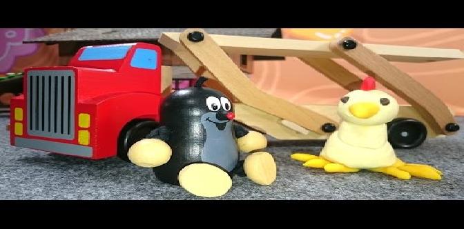 Смотреть Мультфильм про Кротика и Аню - Лепим из пластилина курочку - Истории из игрушек для детей бесплатно