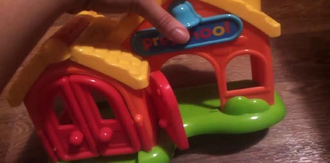 Смотреть Видео обзоры игрушек - Музыкальный домик  Preschool бесплатно